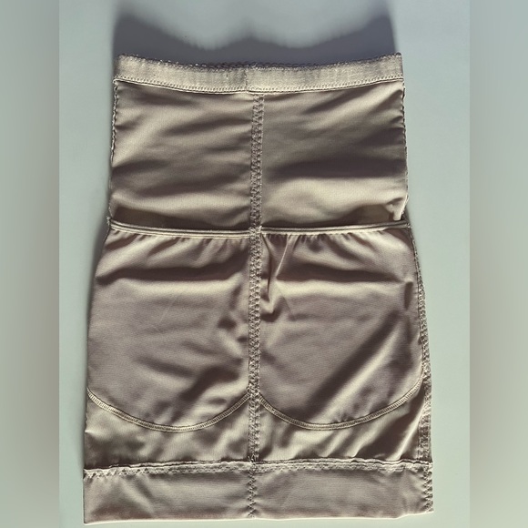 Padded half slip size S - Picture 7 of 9